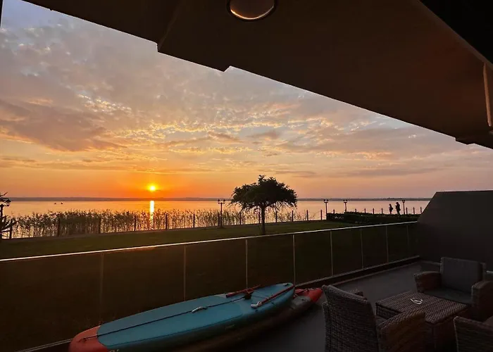 Compass View Apartament Mamaja